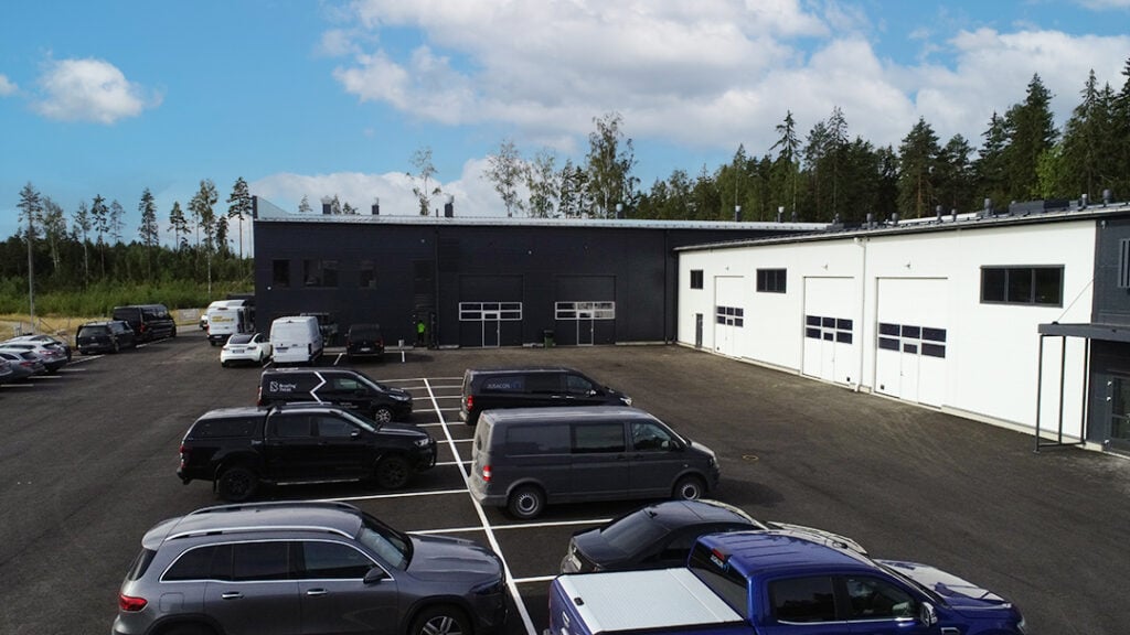 Myytävät hallitilat 6 Ostajalle Jusaconin laadukas ja energiatehokas halli. Tuusulan Rykmentti