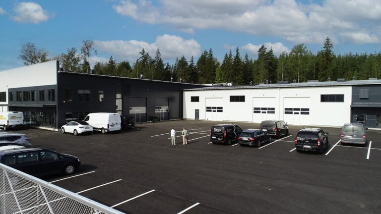 Rykmentin pihasta dronekuva